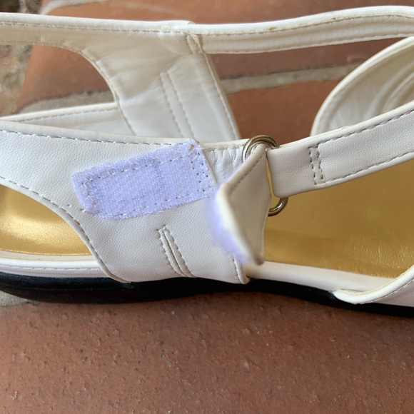 Classique White Vegan Leather Sandals - Picture 8 of 9